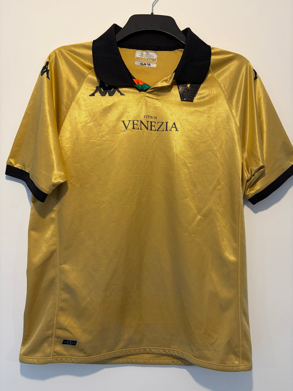 🇮🇹 Venezia FC 2022/23 Kappa Third Football Shirt – Gold