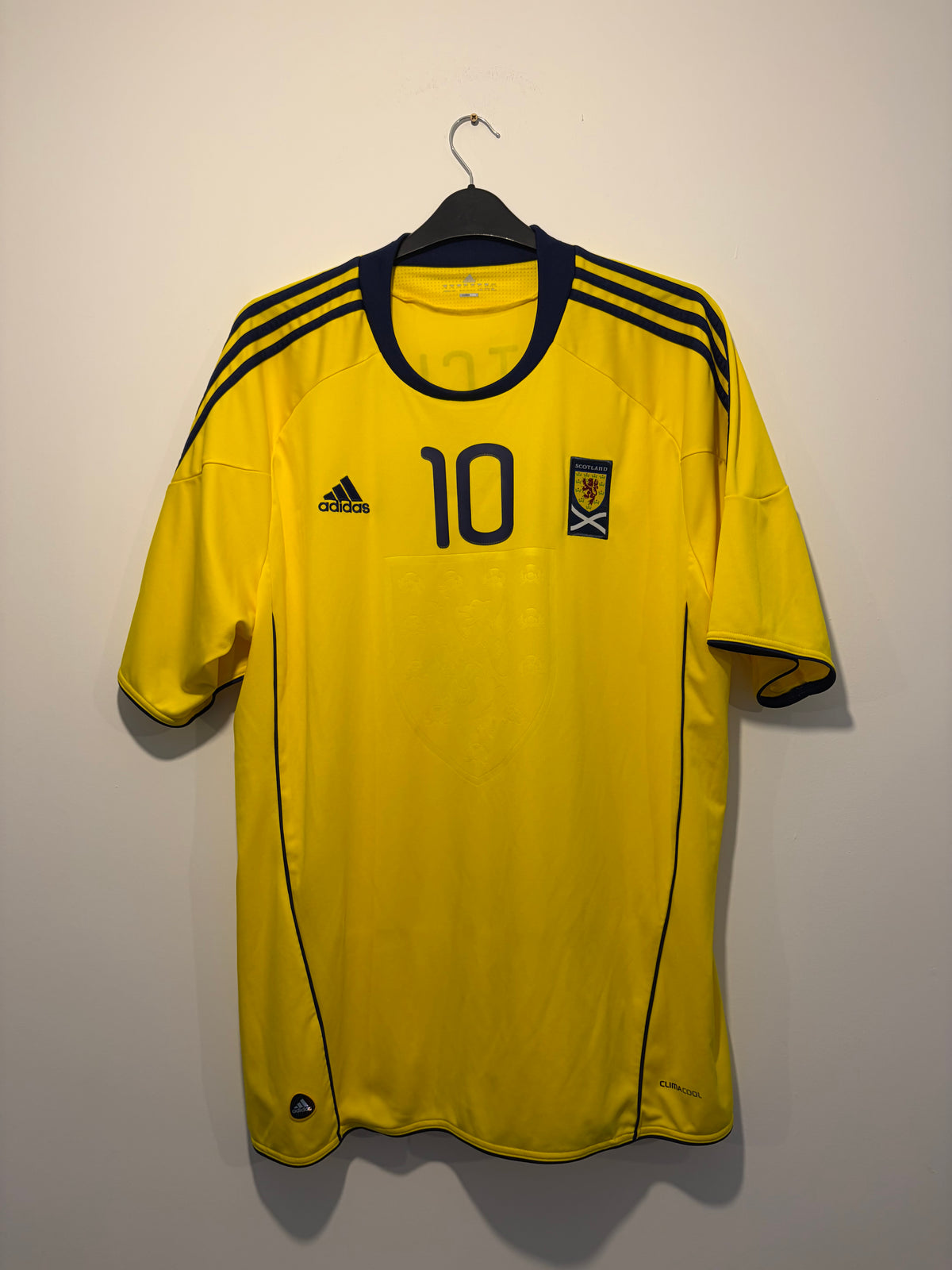 🏴󠁧󠁢󠁳󠁣󠁴󠁿 Authentic Scotland 2010/11 Away Shirt – Darren Fletcher #10