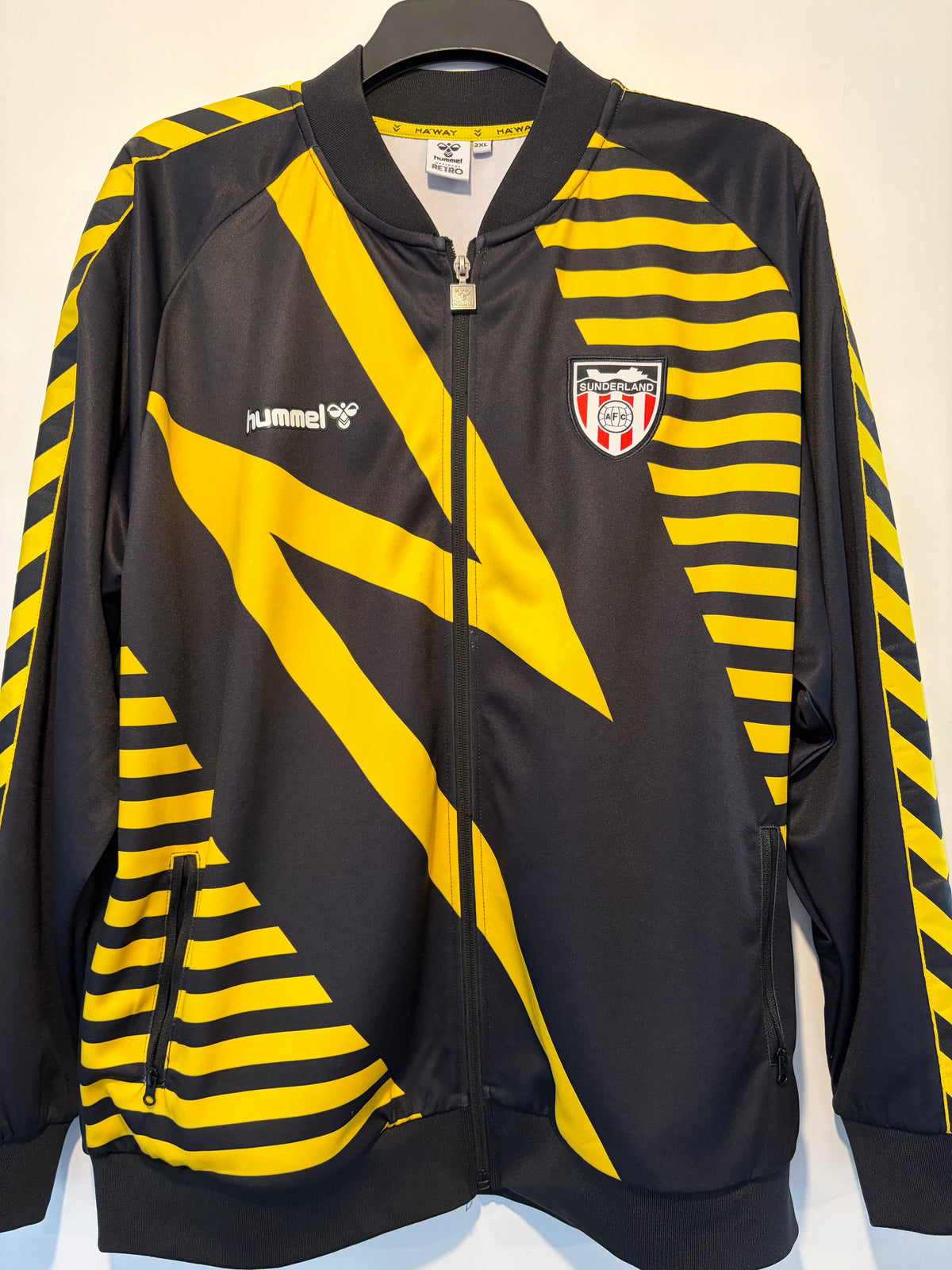 🏴󠁧󠁢󠁥󠁮󠁧󠁿 Sunderland Hummel Retro Remix Matchday Track Jacket